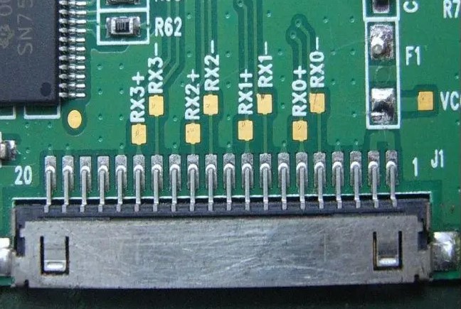 工业屏幕信号接口脚距的重要性