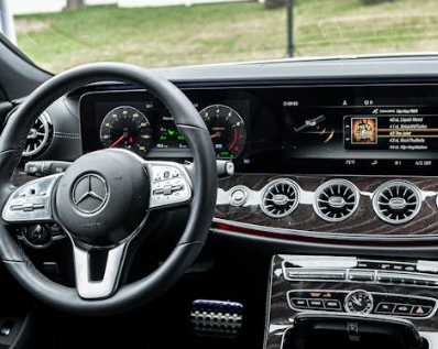 工业液晶面板在汽车仪表盘中的作用 工业液晶面板在汽车仪表盘中的作用